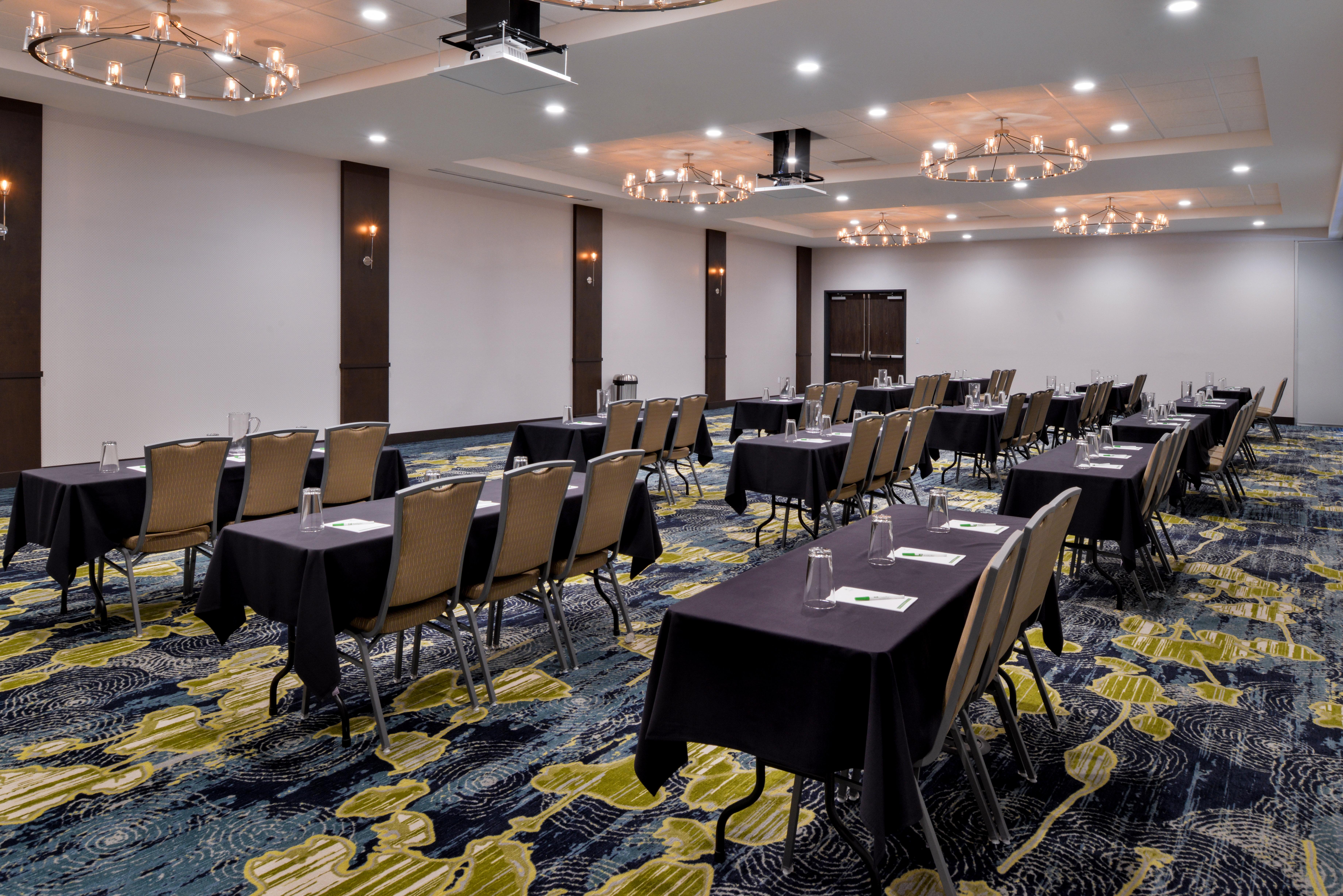 Holiday Inn & Suites - Farmington Hills - Detroit Nw By Ihg Bagian luar foto