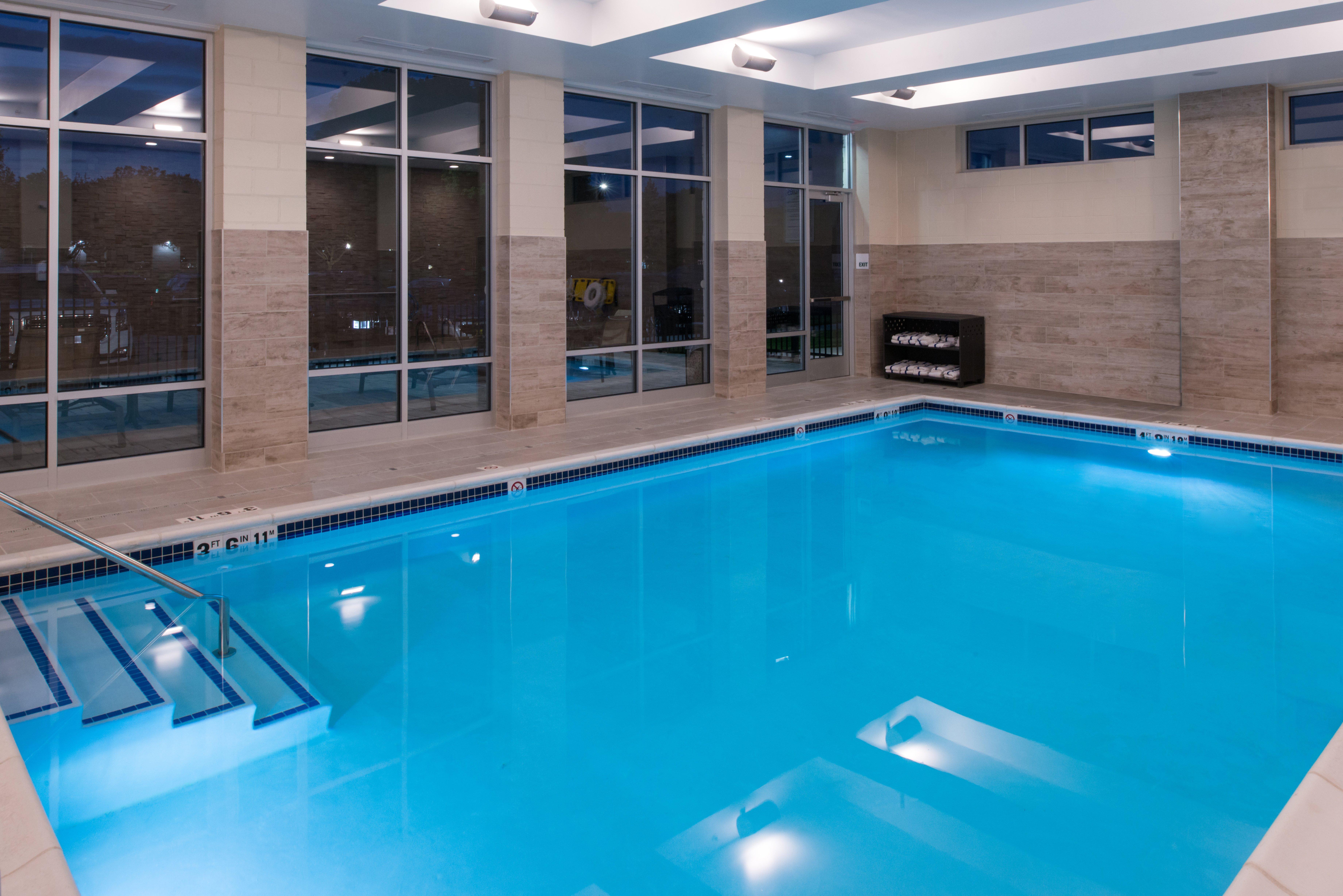 Holiday Inn & Suites - Farmington Hills - Detroit Nw By Ihg Bagian luar foto