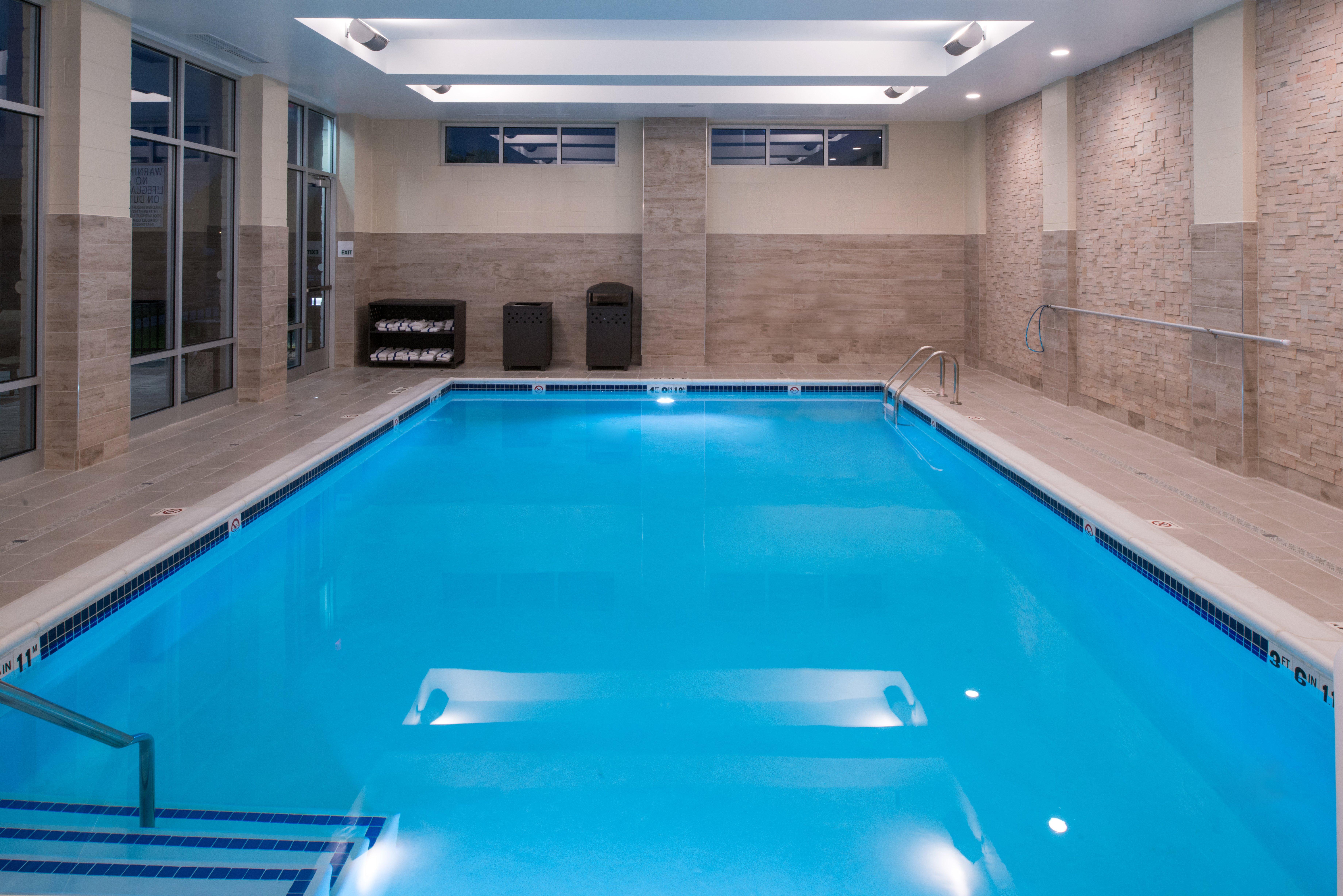 Holiday Inn & Suites - Farmington Hills - Detroit Nw By Ihg Bagian luar foto