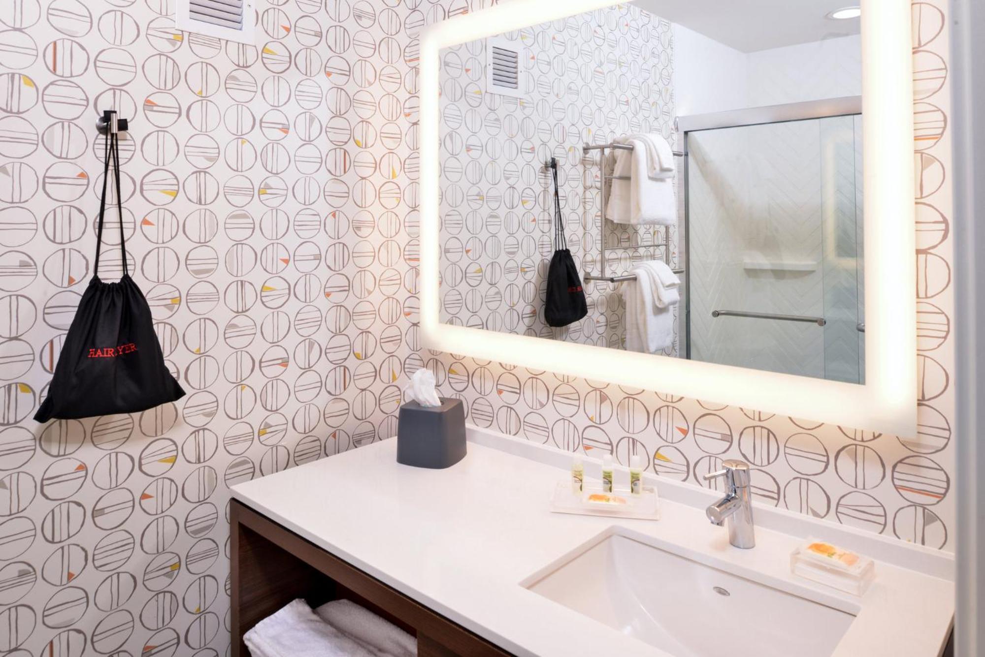 Holiday Inn & Suites - Farmington Hills - Detroit Nw By Ihg Bagian luar foto