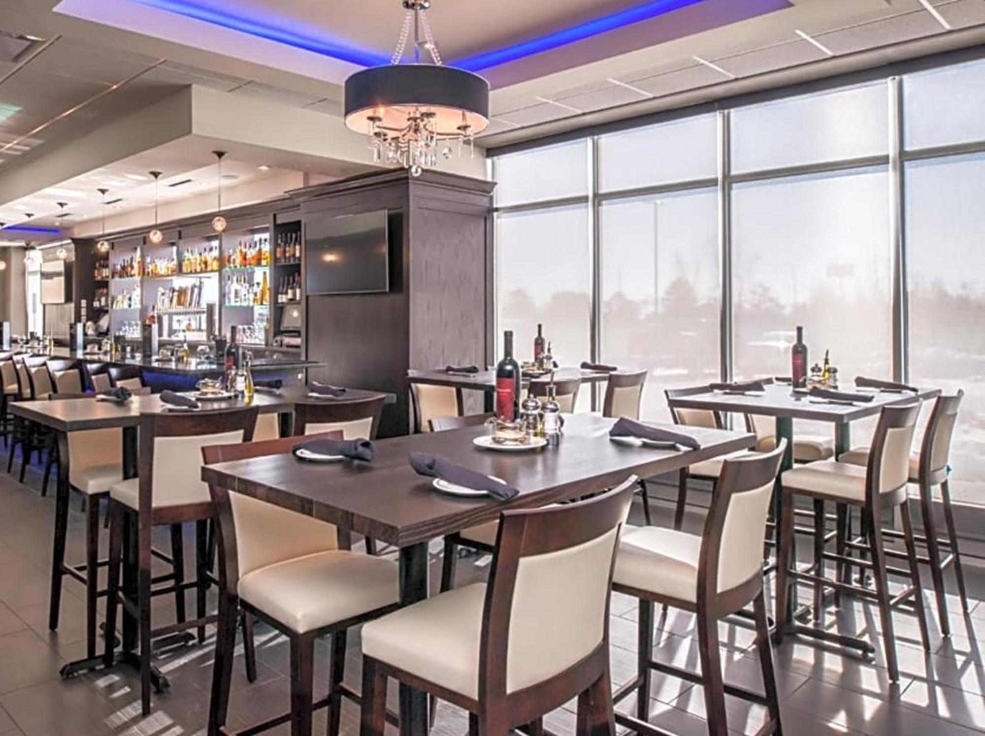 Holiday Inn & Suites - Farmington Hills - Detroit Nw By Ihg Bagian luar foto