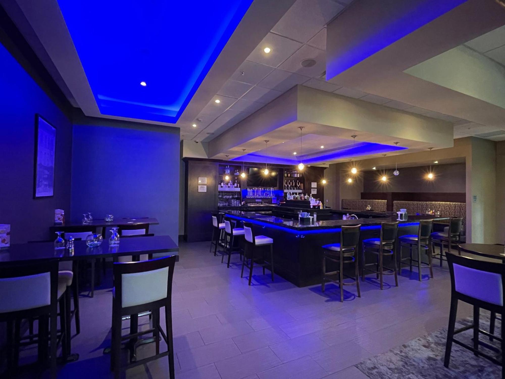 Holiday Inn & Suites - Farmington Hills - Detroit Nw By Ihg Bagian luar foto