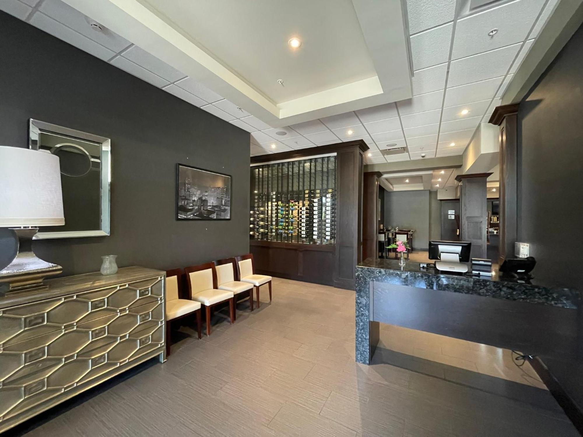 Holiday Inn & Suites - Farmington Hills - Detroit Nw By Ihg Bagian luar foto