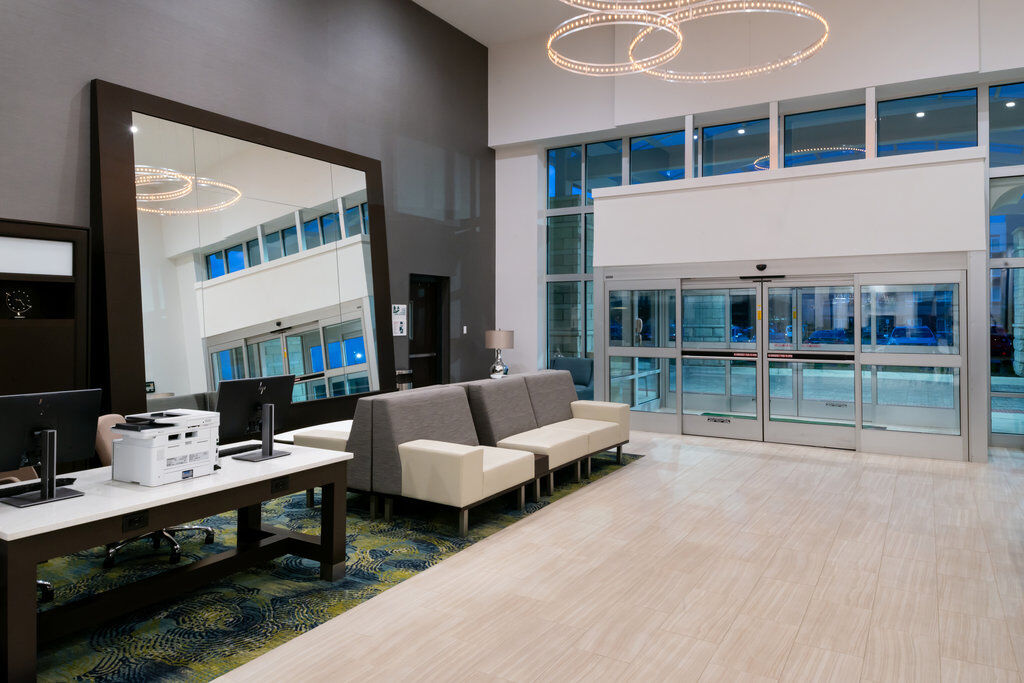 Holiday Inn & Suites - Farmington Hills - Detroit Nw By Ihg Bagian luar foto